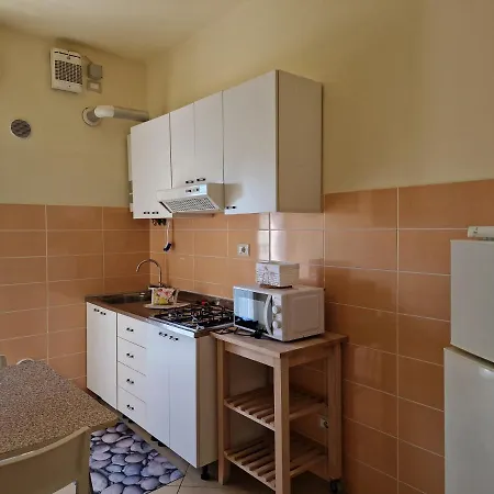 Ligure דירה בורג'ו ורצי