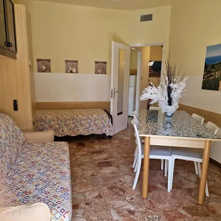 דירה Ligure בורג'ו ורצי