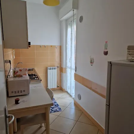 דירה Ligure בורג'ו ורצי