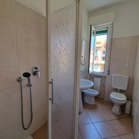 דירה Ligure בורג'ו ורצי